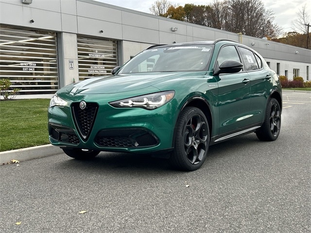 2025 Alfa Romeo Stelvio Base