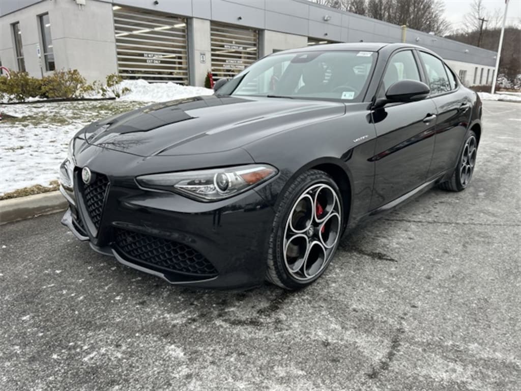 Used 2023 Alfa Romeo Giulia Veloce Sedan