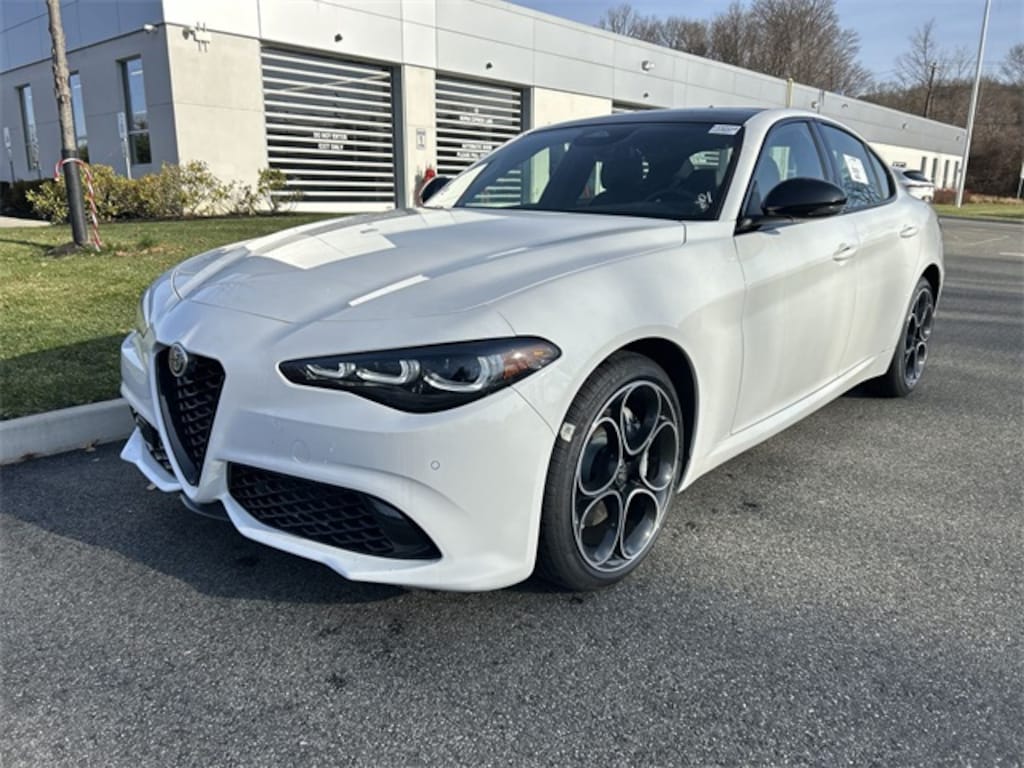 New 2025 Alfa Romeo Giulia AWD Sedan