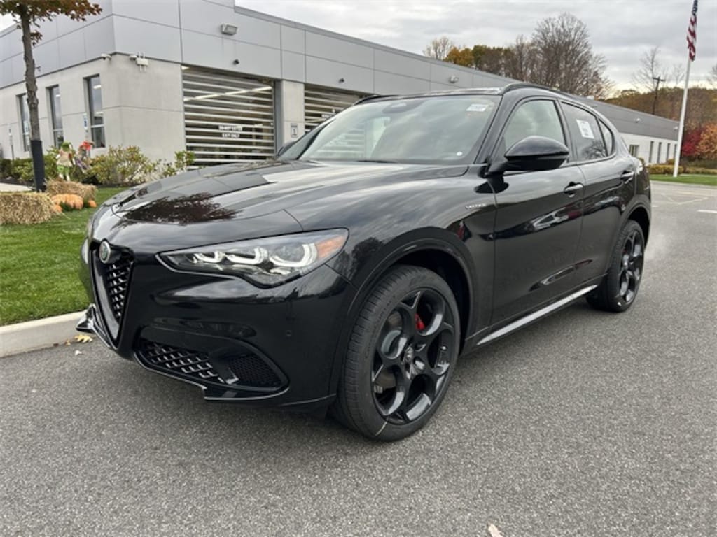 New 2025 Alfa Romeo Stelvio AWD Sport Utility
