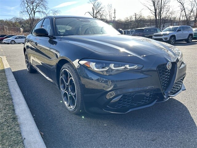 2025 Alfa Romeo Giulia SPRINT photo 2