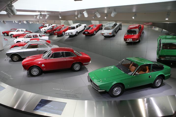 THE ITALIAN ALFA ROMEO REGISTER CELEBRATES THE 60TH ANNIVERSARY OF THE  GIULIA COUPÈ IN BOLOGNA