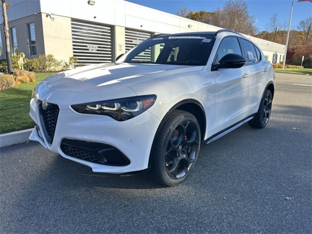 New 2025 Alfa Romeo Stelvio AWD Sport Utility