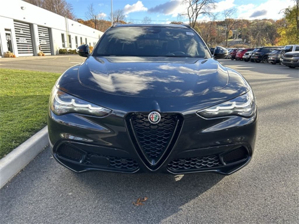 New 2025 Alfa Romeo Stelvio AWD Sport Utility