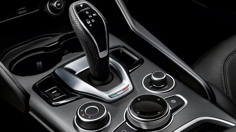 2024 Alfa Romeo Giulia Sprint AWD 2.0L turbocharged four-cylinder engine