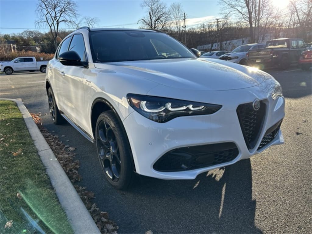 New 2025 Alfa Romeo Stelvio AWD Sport Utility