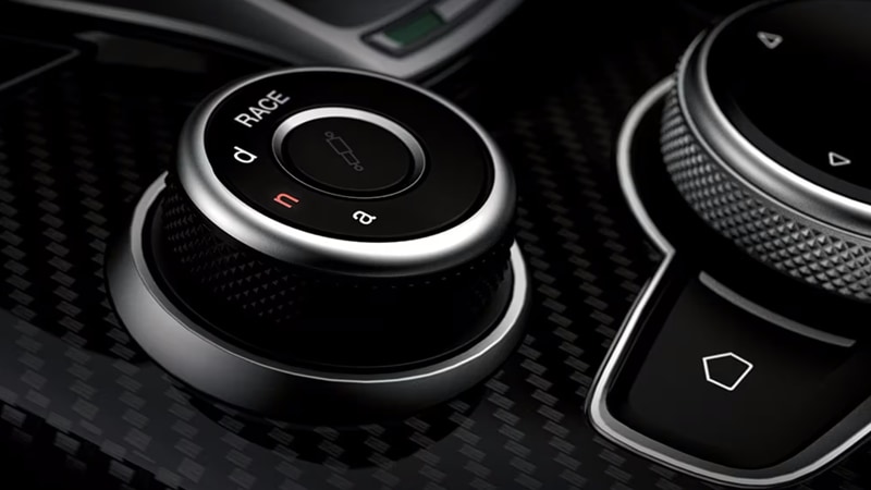 2024 Alfa Romeo Stelvio Quadrifoglio DNA Pro Drive Mode Selector