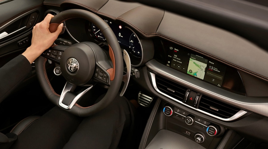 2025 Giulia Intensa Infotainment System