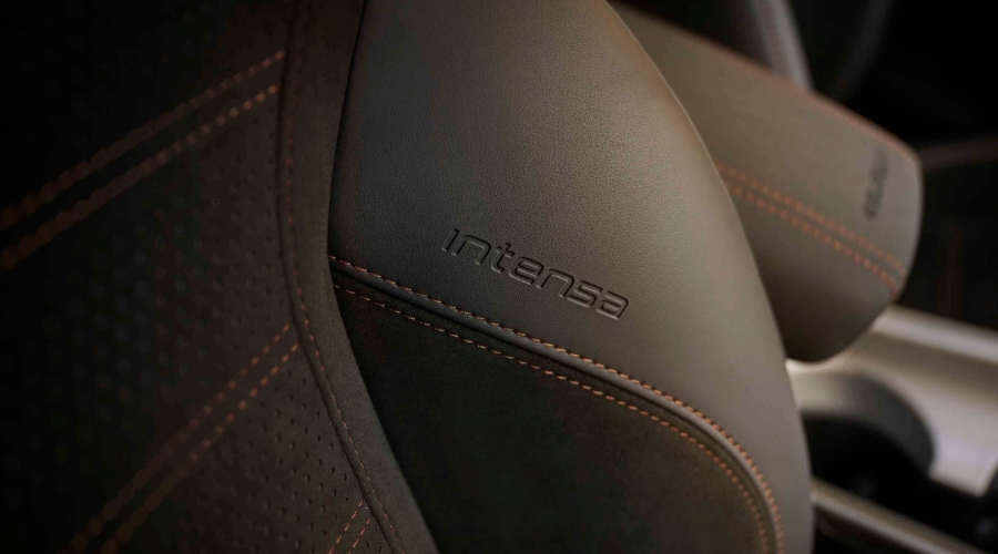 2025 Giulia Intensa Interior Leather Seating