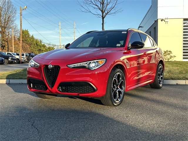2022 Alfa Romeo Stelvio Ti Veloce's photo