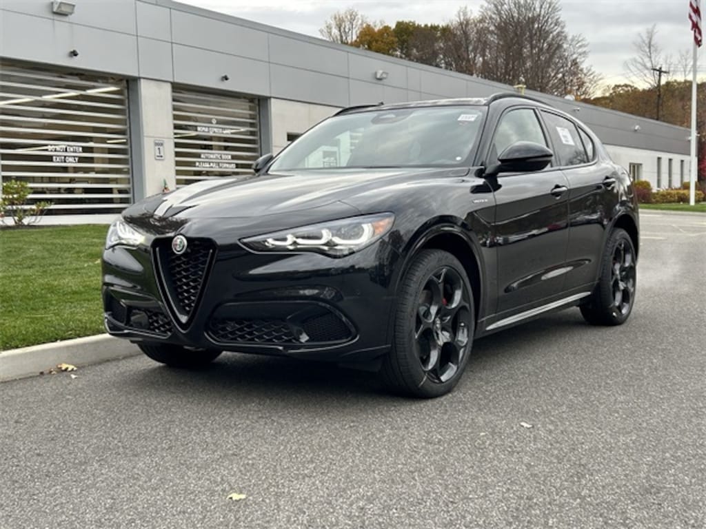 New 2025 Alfa Romeo Stelvio AWD Sport Utility