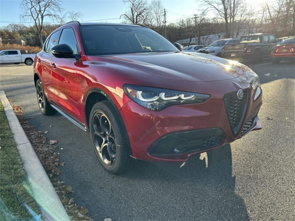 New 2025 Alfa Romeo Stelvio INTENSA AWD Sport Utility