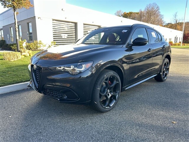 2025 Alfa Romeo Stelvio Sprint Base photo 4