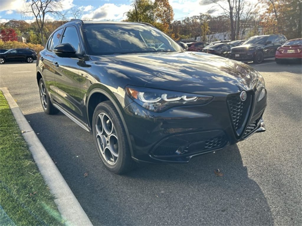 New 2025 Alfa Romeo Stelvio AWD Sport Utility