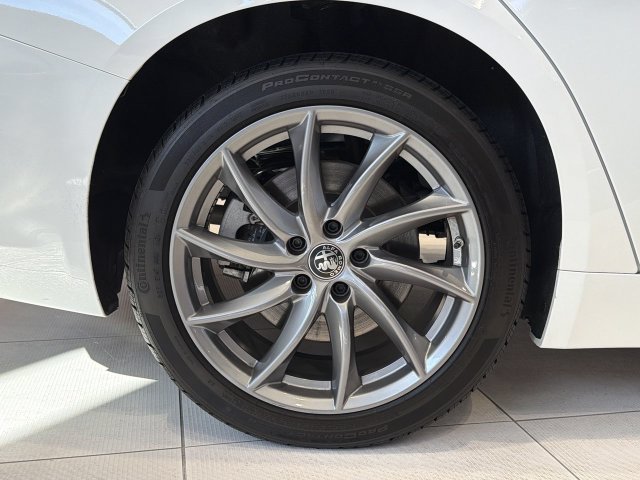 2026 Alfa Romeo Giulia Base - Photo 12