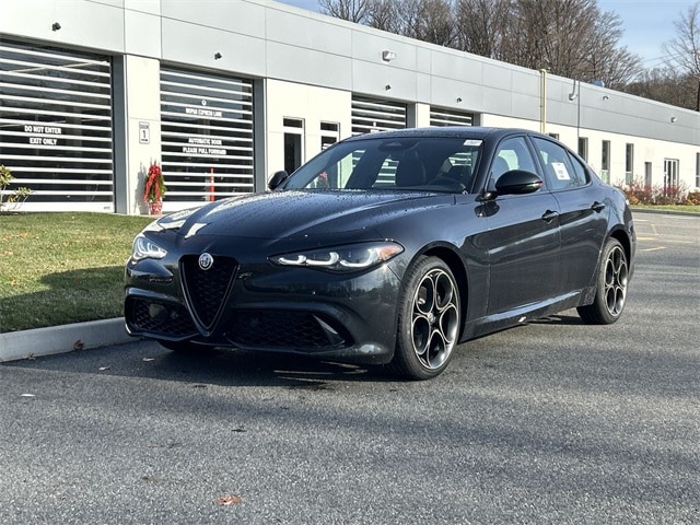 2025 Alfa Romeo Giulia Intensa's photo