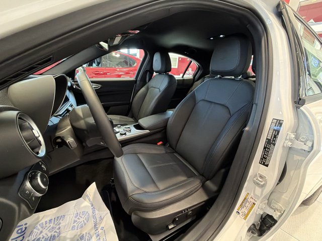 2026 Alfa Romeo Giulia Base - Photo 15