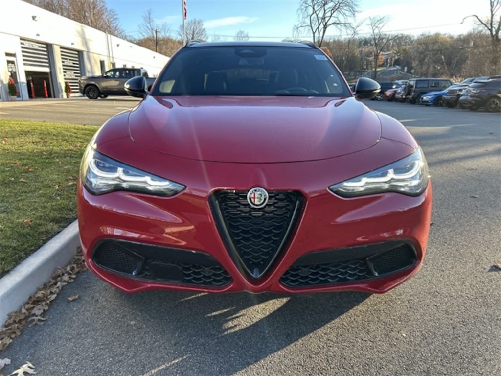 New 2025 Alfa Romeo Stelvio AWD Sport Utility
