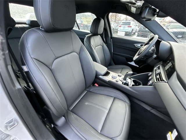 2026 Alfa Romeo Giulia Base - Photo 14
