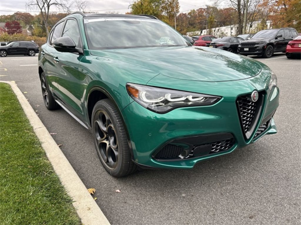 New 2025 Alfa Romeo Stelvio INTENSA AWD Sport Utility