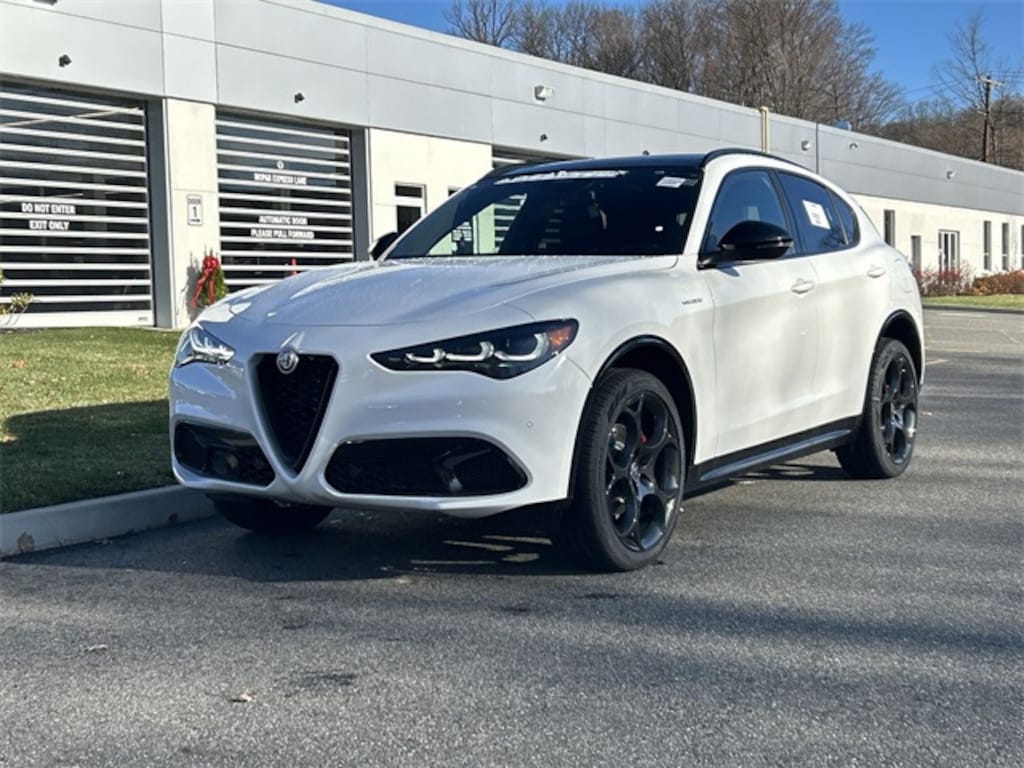 New 2025 Alfa Romeo Stelvio AWD Sport Utility