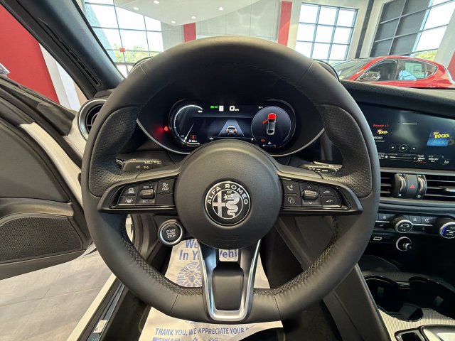 2026 Alfa Romeo Giulia Base - Photo 18