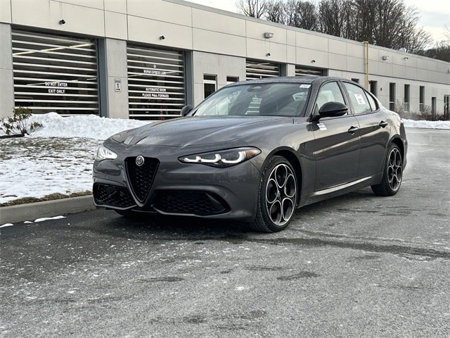 2025 Alfa Romeo Giulia Base's photo