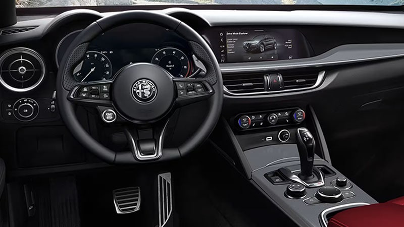 2024 Alfa Romeo Stelvio Ti 12.4-inch digital gauge