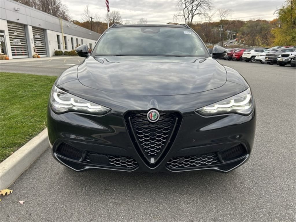 New 2025 Alfa Romeo Stelvio AWD Sport Utility