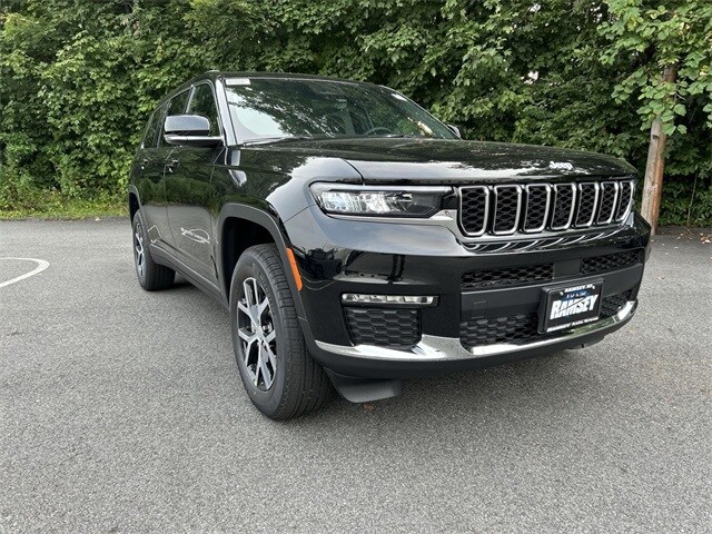2025 Jeep Grand Cherokee Limited photo 2
