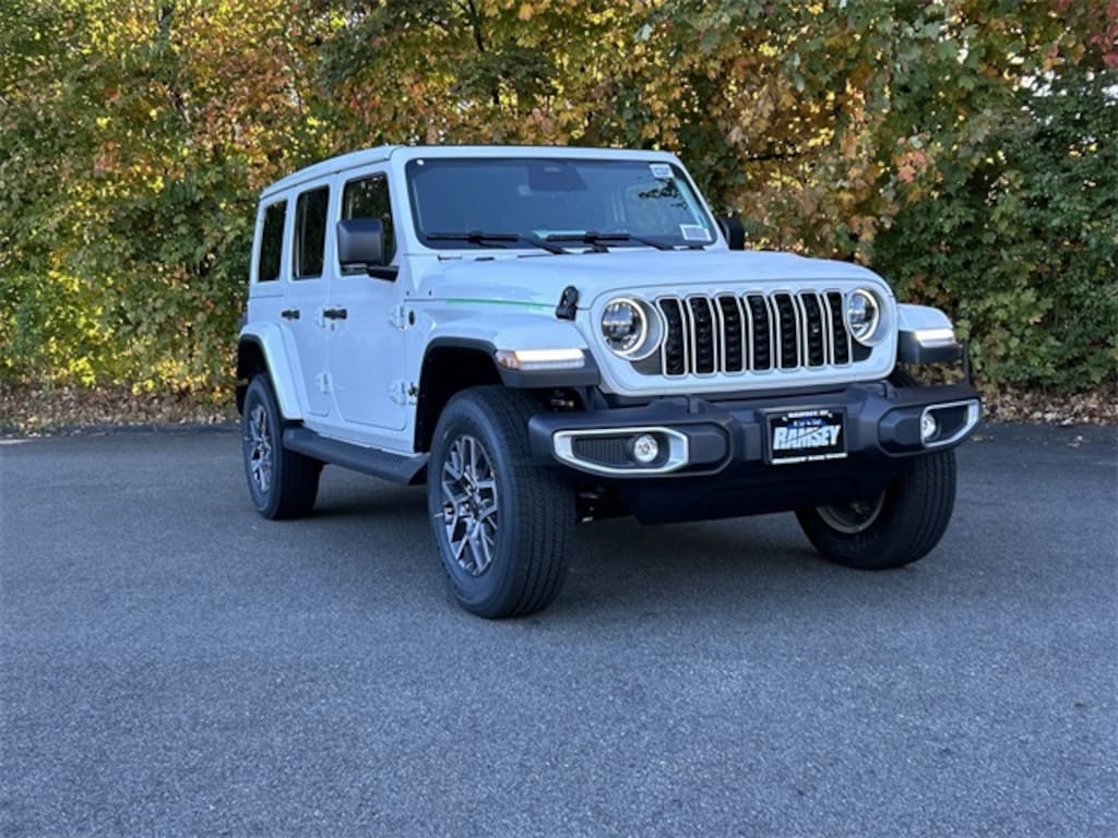 New 2026 Jeep Wrangler 4-DOOR SAHARA Sport Utility