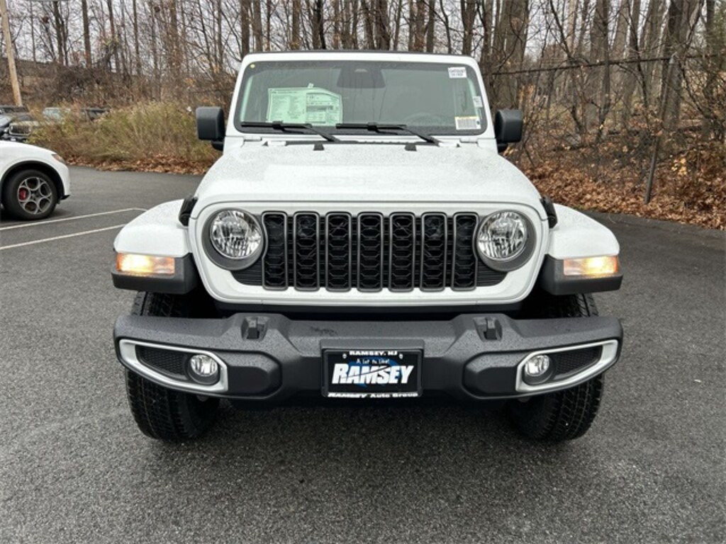 New 2026 Jeep Gladiator SPORT S 4X4 Pickup