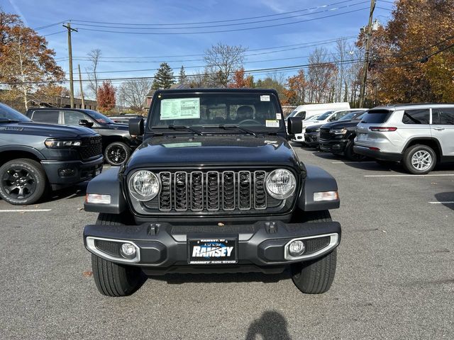 New 2026 Jeep Gladiator SPORT 4X4 Pickup
