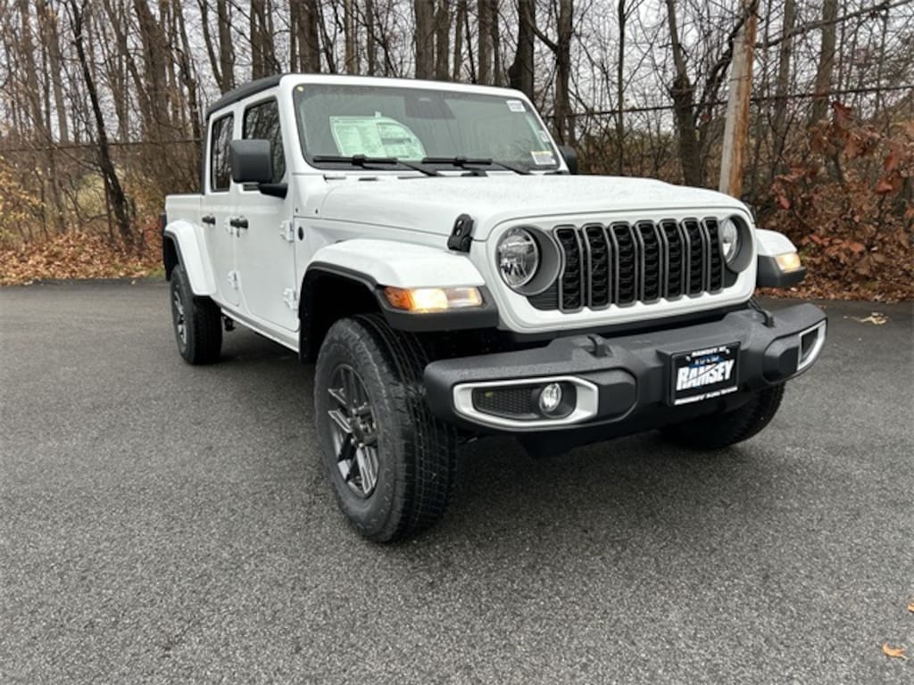 New 2026 Jeep Gladiator SPORT S 4X4 Pickup