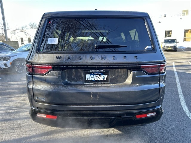 2025 Jeep Wagoneer L Series II - Photo 17