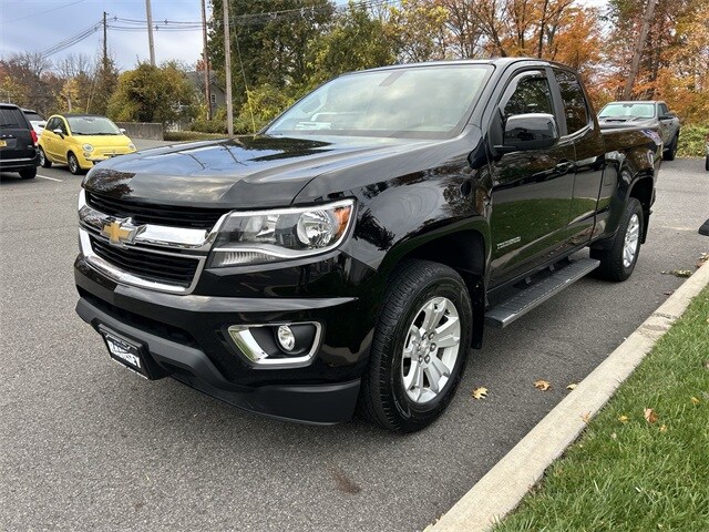 2017 Chevrolet Colorado LT photo 4