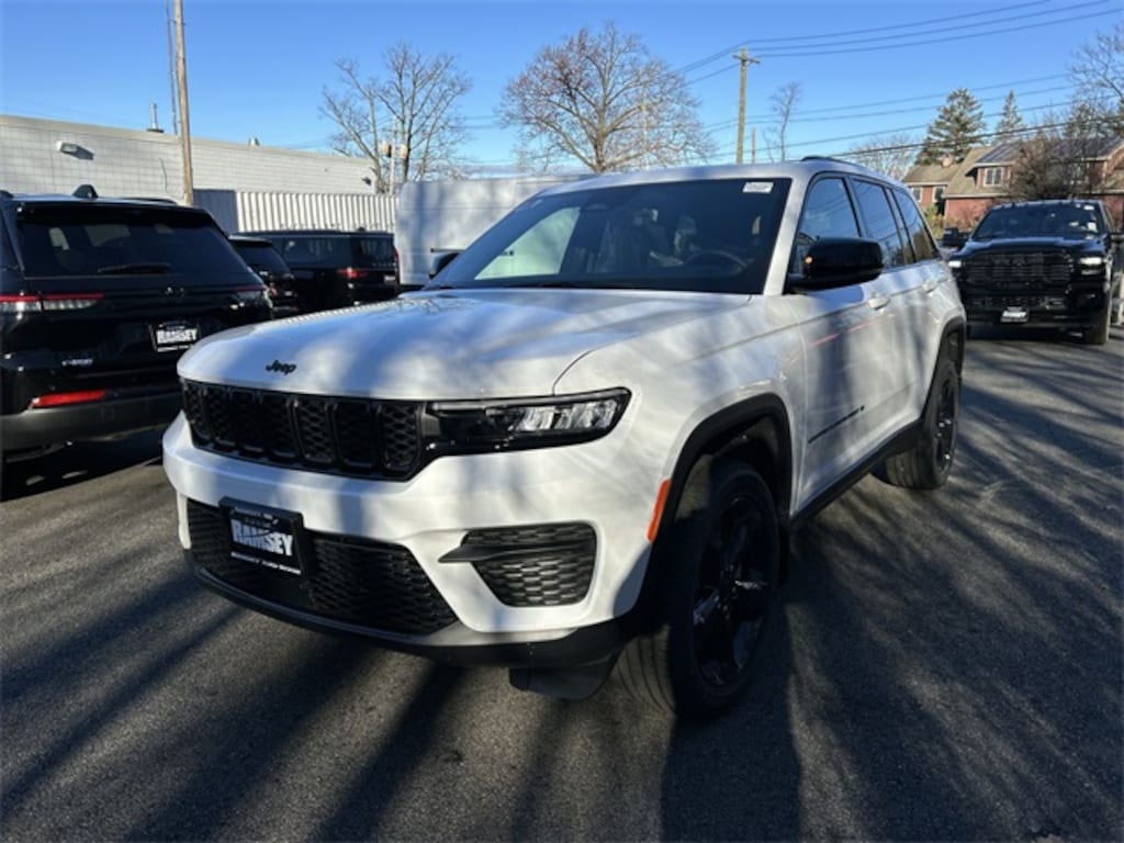 New 2025 Jeep Grand Cherokee ALTITUDE X 4X4 Sport Utility