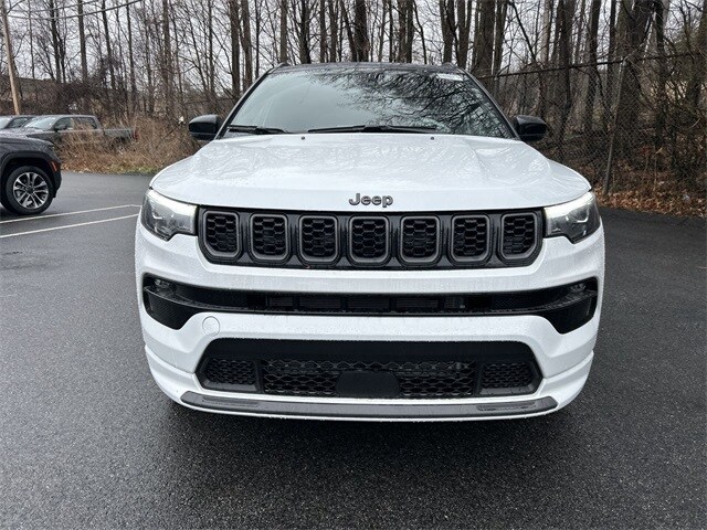 2025 Jeep Compass Limited photo 3