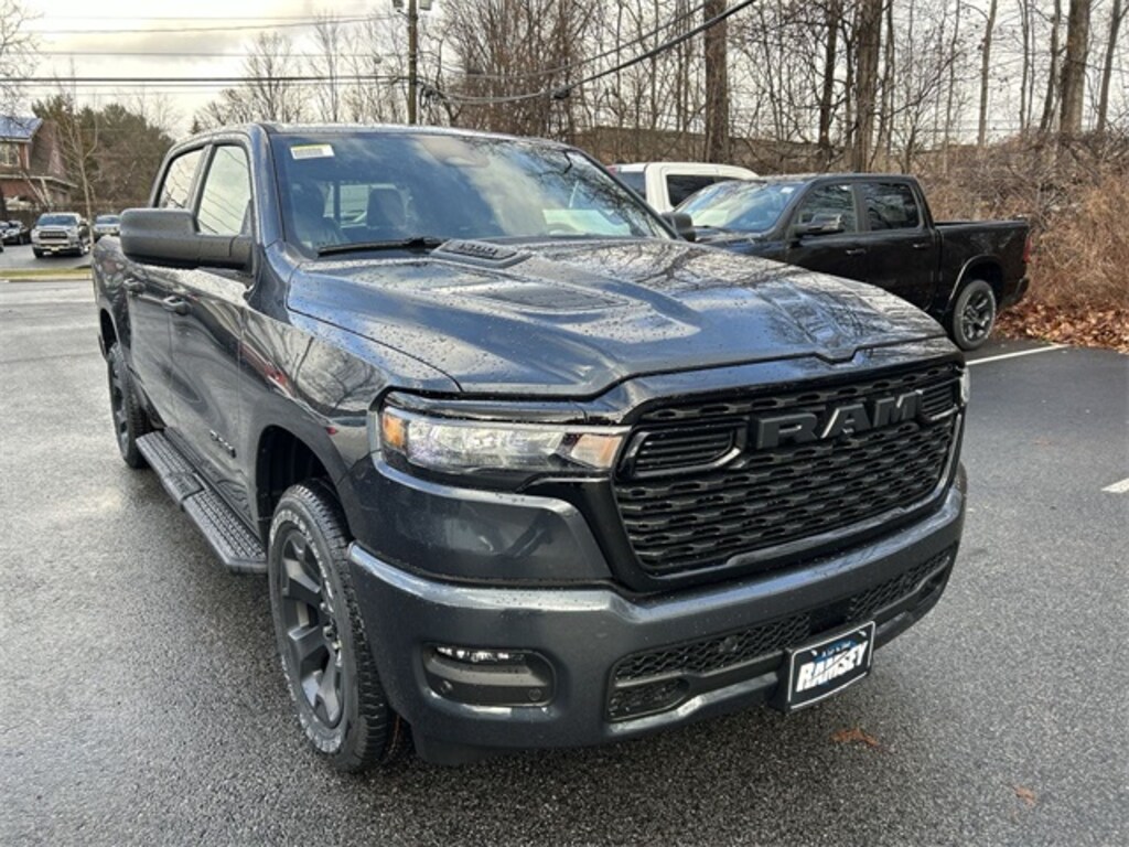 New 2026 Ram 1500 EXPRESS CREW CAB 4X4 5'7 BOX Pickup