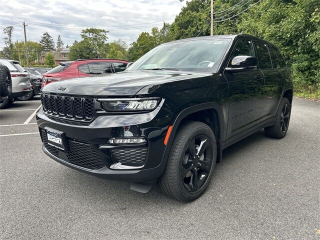 2025 Jeep Grand Cherokee Limited photo 4