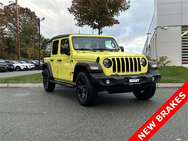 2023 Jeep Wrangler 4-Door Sport S's photo