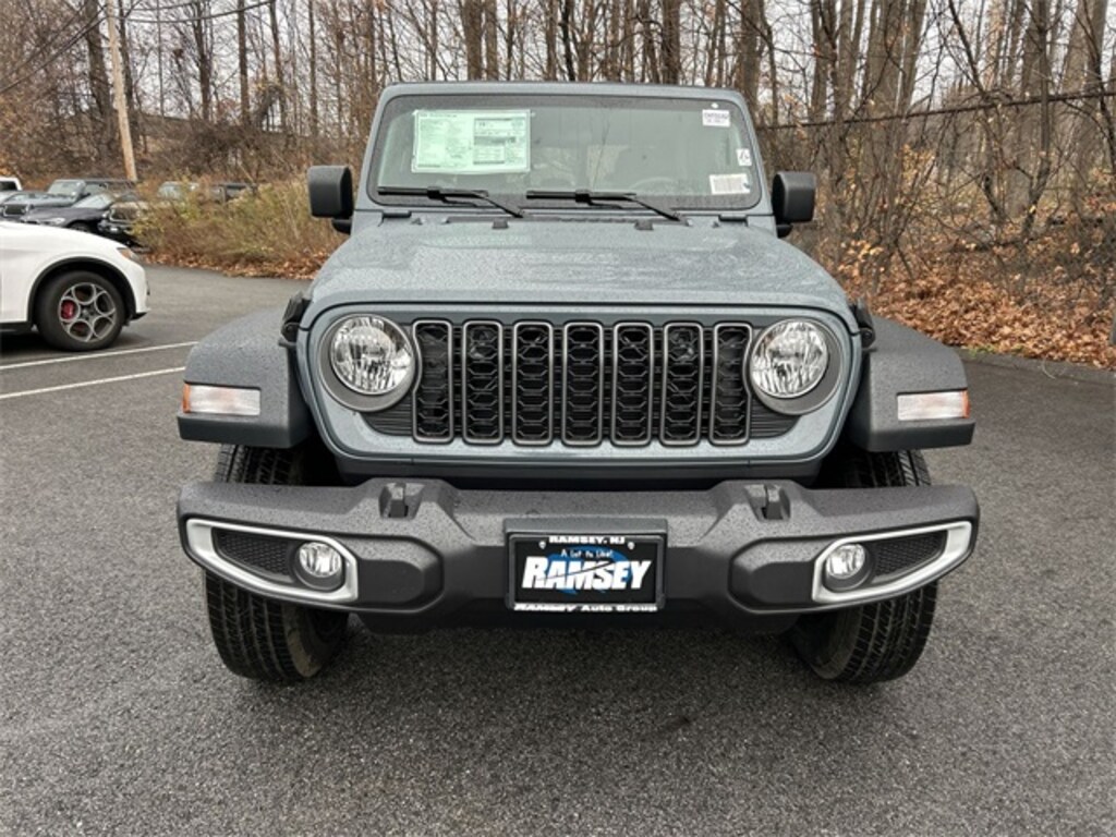 New 2026 Jeep Gladiator SPORT 4X4 Pickup