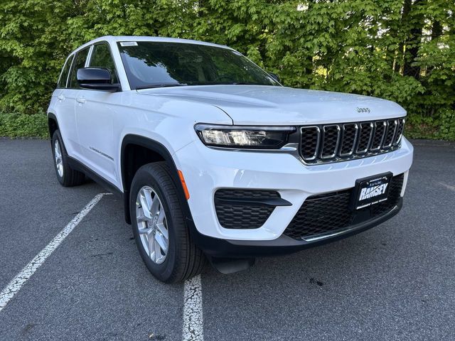 New 2026 Jeep Grand Cherokee LAREDO 4X4 Sport Utility