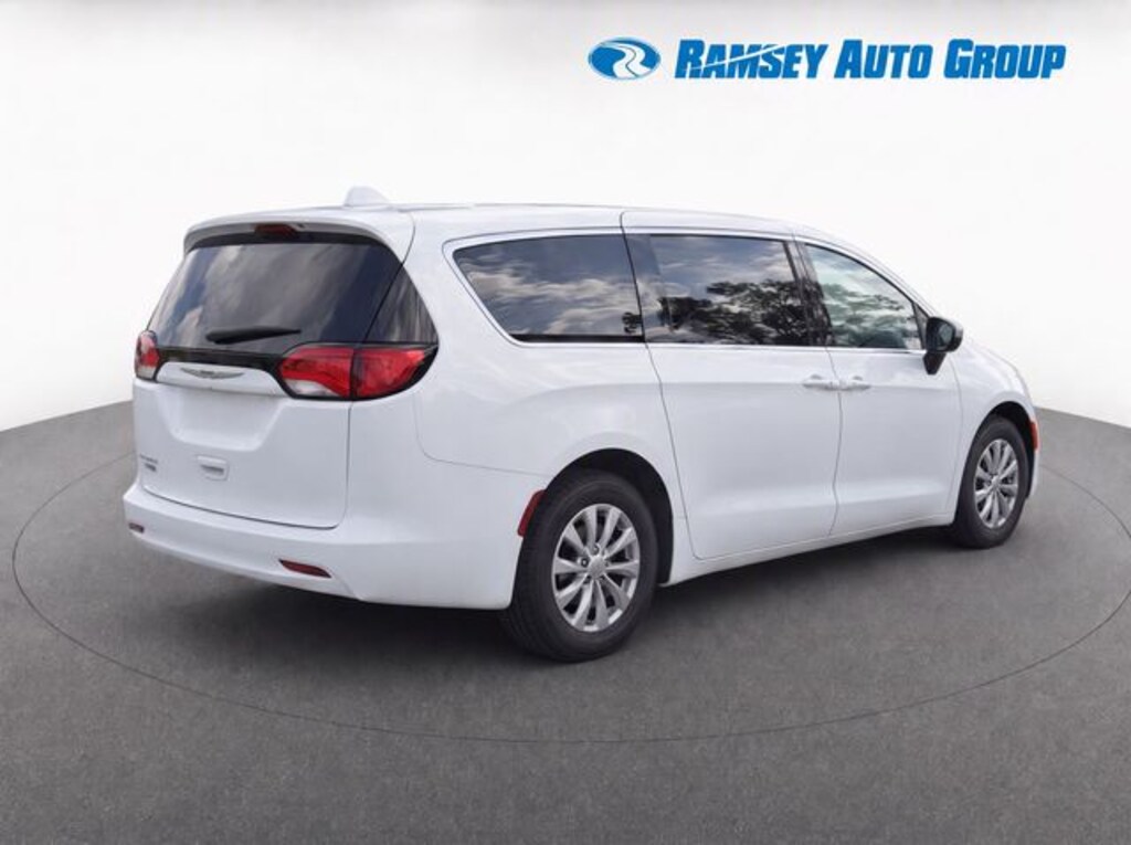 Used 2017 Chrysler Pacifica Touring Van