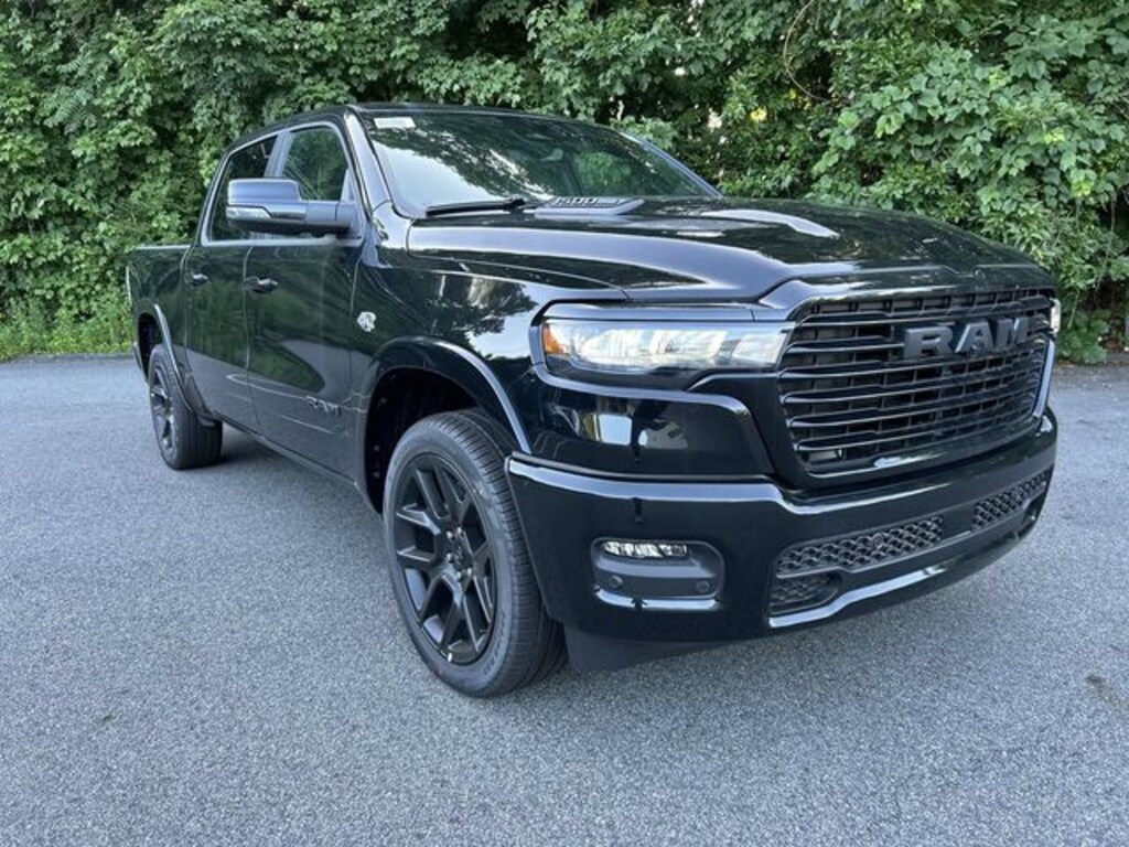 New 2026 Ram 1500 LARAMIE CREW CAB 4X4 5'7 BOX Pickup