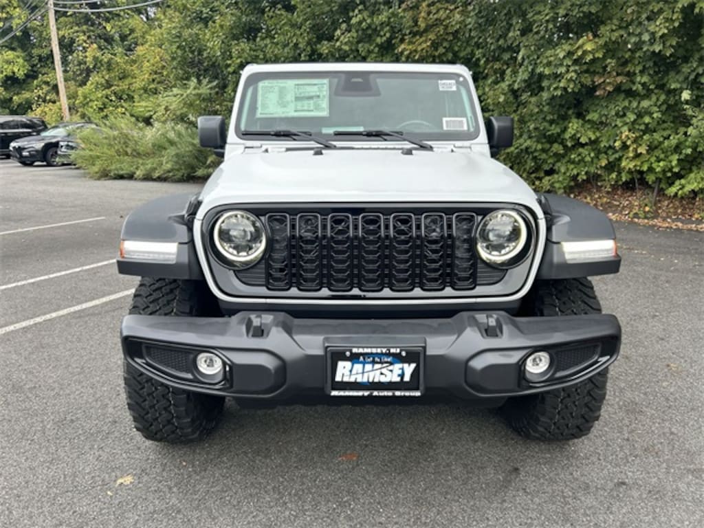 New 2025 Jeep Wrangler 4-DOOR WILLYS Sport Utility