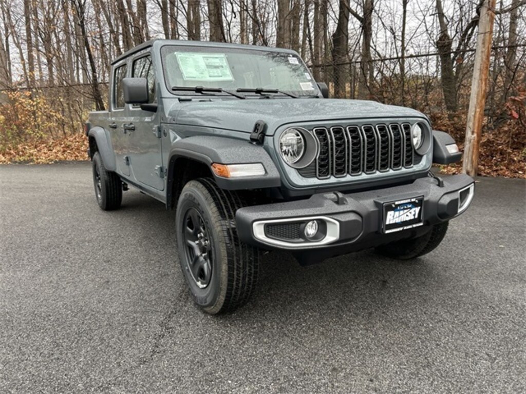New 2026 Jeep Gladiator SPORT 4X4 Pickup