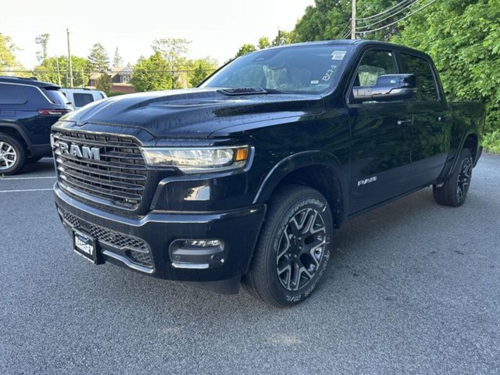 New 2026 Ram 1500 LARAMIE CREW CAB 4X4 5'7 BOX Pickup