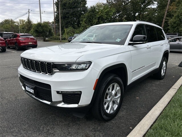2023 Jeep Grand Cherokee Limited photo 4