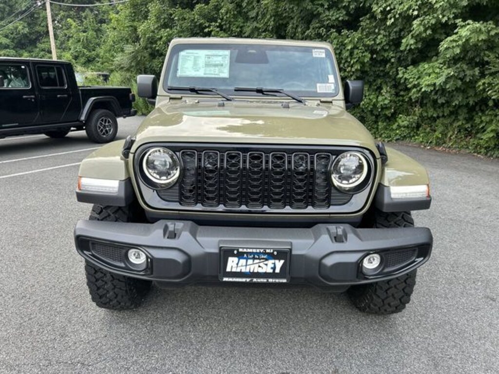 New 2026 Jeep Gladiator WILLYS 4X4 Pickup